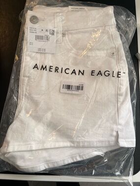 American Eagle Outfitters White Women’s Shorts NWT